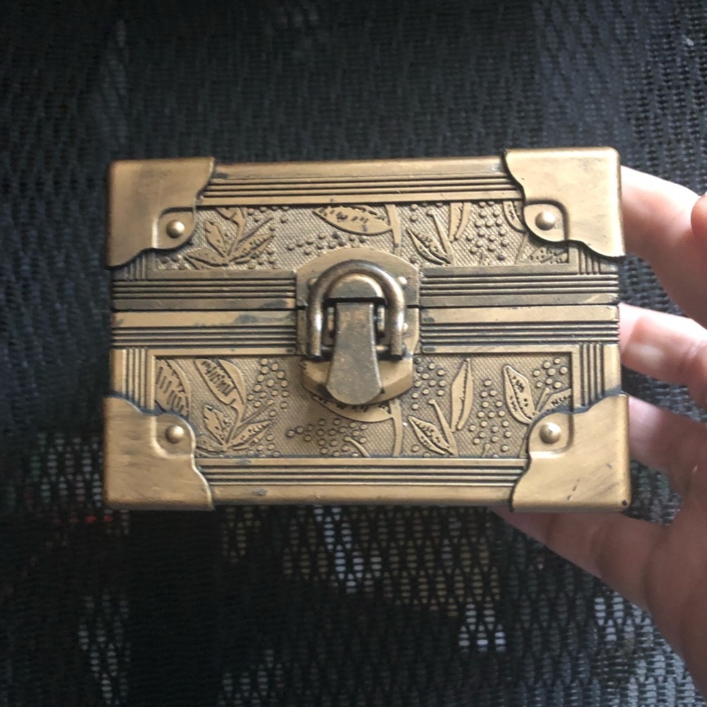 Decree Watch Pendent Gift Box - 526 $15 or $12 w/offer